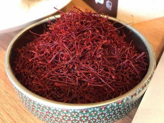 Hốt bạc nhờ lấy nhụy của loài hoa này làm trà bán, có giá 350 - 450 triệu đồng/kg