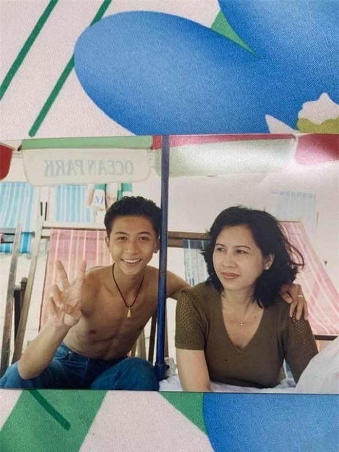 Mẹ ruột Lan Ngọc từng tưởng mang bầu con trai, ngoại hình nữ diễn viên hồi nhỏ hệt cậu bé - 10