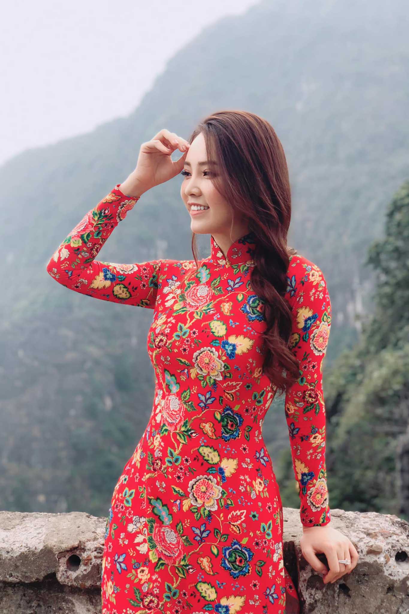 U40 vẫn diện váy hoa trẻ trung rạng ngời, BTV Thuỵ Vân không hổ danh hoa khôi nhà Đài - 4