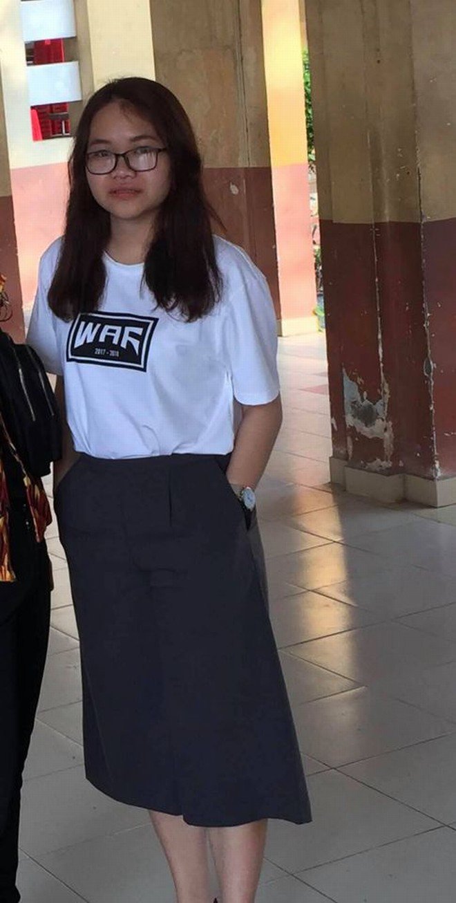 Cô gái bị bạn trai đá vì béo mập.