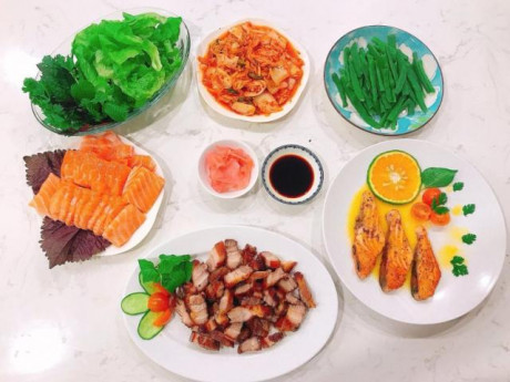 Mâm cơm HOT MXH - Sành ăn, nữ nhân viên ngân hàng xinh đẹp 
