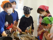 Làm mẹ - Bữa ăn trưa của trẻ em Nhật Bản được ca ngợi nhất thế giới, người trong cuộc lên tiếng