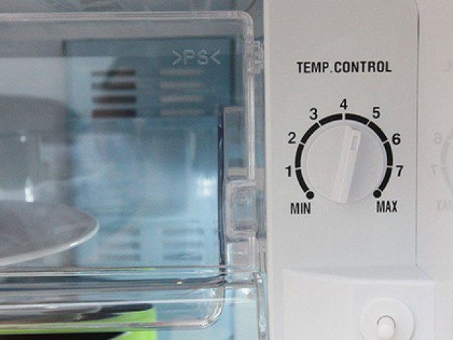 Tủ lạnh có 2 nút điều chỉnh nhiệt độ: Biết được lý do chị em tiết kiệm được khoản lớn