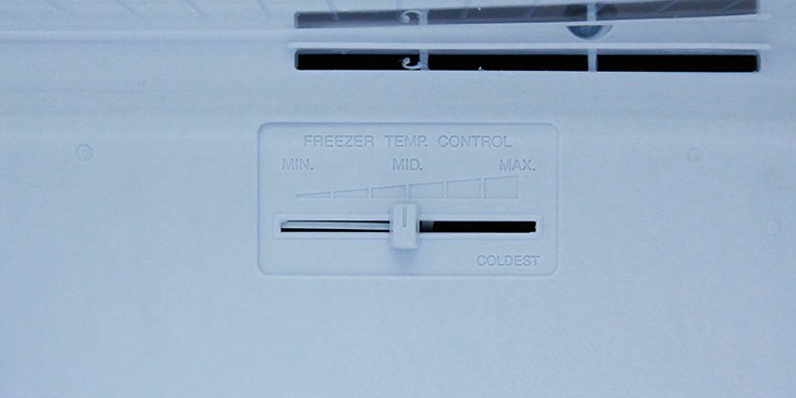 Tủ lạnh có 2 nút điều chỉnh nhiệt độ: Biết được lý do chị em tiết kiệm được khoản lớn - 3