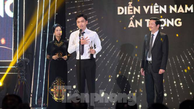 Vì đâu Xuân Nghị lần đầu đóng vai chính đã ẵm giải VTV Awards? - 4