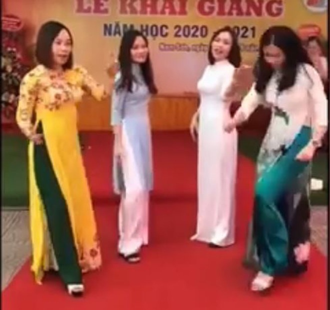 4 cô giáo tiểu học amp;#34;quẩyamp;#34; tưng bừng trong lễ Khai giảng, CĐM tranh cãi gay gắt - 1