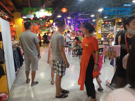 Phụ huynh lạc lối giữa amp;#34;ma trậnamp;#34; của amp;#34;cuộc chiếnamp;#34; mua sách vào lớp 1 cho con - 4