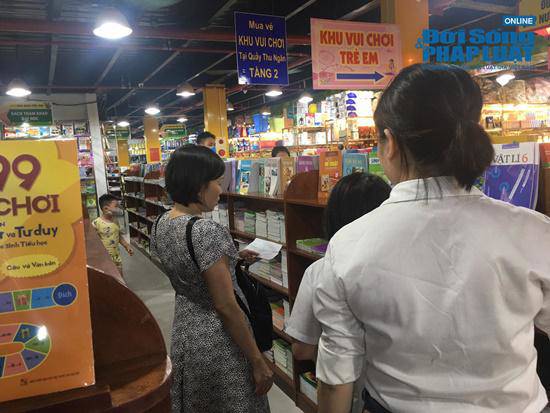 Phụ huynh lạc lối giữa amp;#34;ma trậnamp;#34; của amp;#34;cuộc chiếnamp;#34; mua sách vào lớp 1 cho con - 5