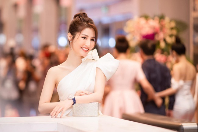 Diễm My 9x nói gì về chuyện bị amp;#34;người tìnhamp;#34; Nhan Phúc Vinh amp;#34;lơ đẹpamp;#34; tại VTV Awards? - 2