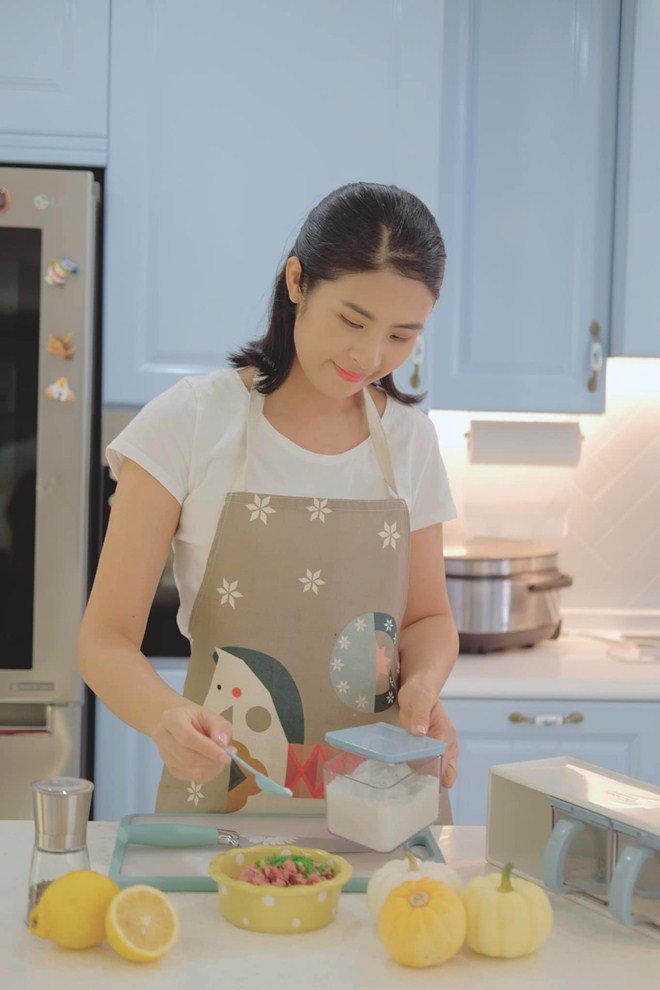 Vợ chàng CEO đẻ lần 3, Hoa hậu Ngọc Hân đích thân nấu cơm cữ mang đến tận nhà - 15