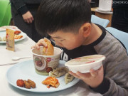 Làm mẹ - 3 kiểu ăn sáng khiến con...học kém, mẹ tốn tiền trẻ còn thêm lùn