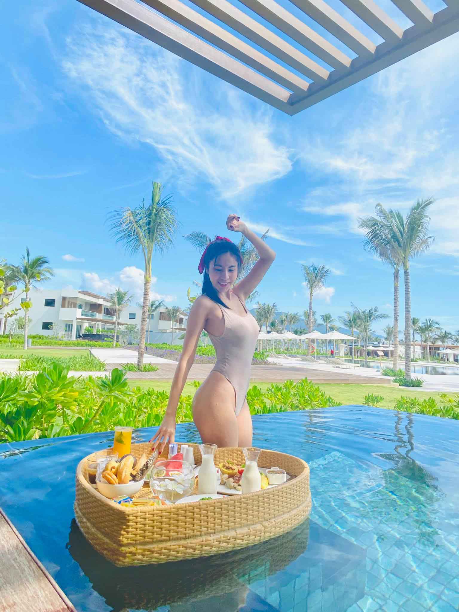Hậu tăng cân: Thủy Tiên dậy sóng với vòng 3 nảy lửa, nhan sắc càng gây tranh cãi - 1