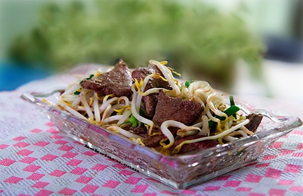 Giá đỗ rẻ mấy cũng đừng mua nếu có 3 dấu hiệu này, ăn vào dễ ngộ độc nhập viện - 3