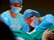 Bà bầu - Mới đẻ 15 ngày không kiêng, chồng đưa vợ đi khám bác sĩ đùng đùng nổi giận