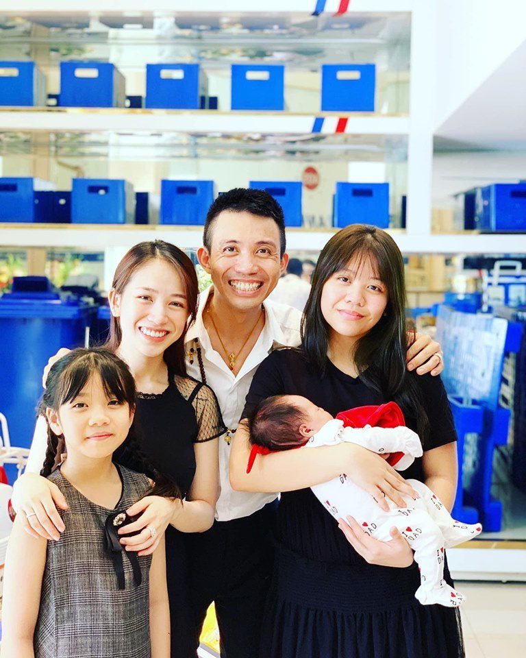 Con gái Minh Nhựa đi đẻ không muốn chồng nhìn chỗ kín, bác sĩ khâu cho amp;#34;như gái 18amp;#34; - 5