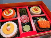 Tiêu dùng - Bánh trung thu sushi gây "sốt", tiền triệu/hộp vẫn khó lòng mua được