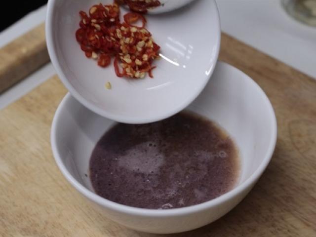 Cách pha mắm tôm ăn bún đậu hay chấm thịt luộc cực ngon