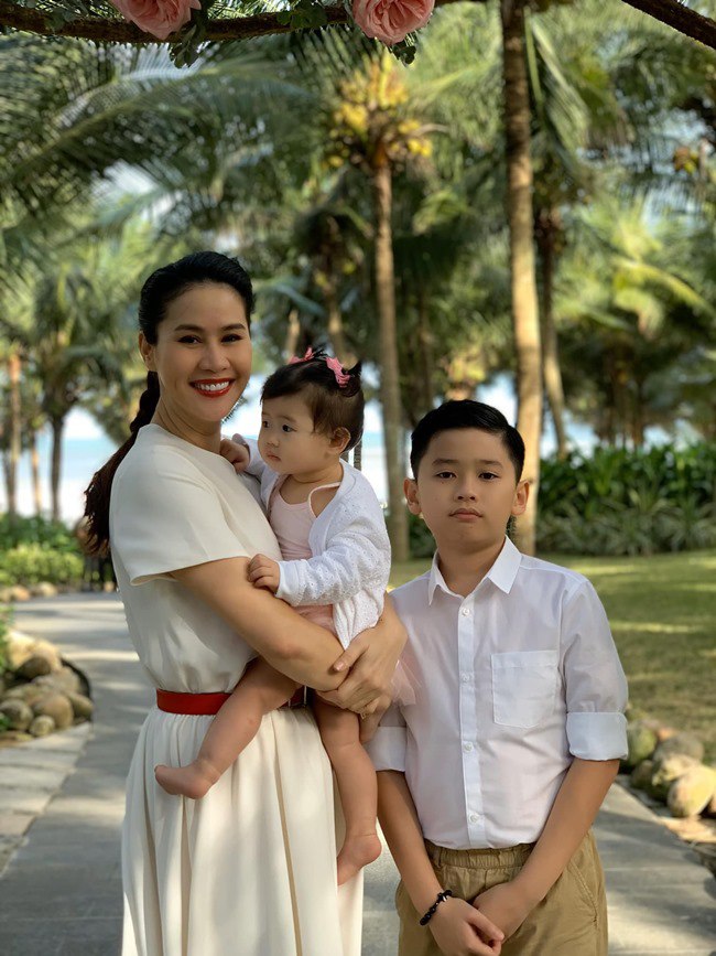Thân Thúy Hà: amp;#34;Tôi không biết con gái mình có bao nhiêu ông bố đại gia như đồn đại nữaamp;#34; - 2