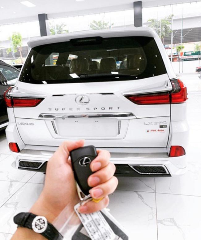 Hai thiếu gia Hà thành amp;#34;chấmamp;#34; Lexus LX 570, amp;#34;soiamp;#34; gia thế khủng ai cũng trầm trồ - 2
