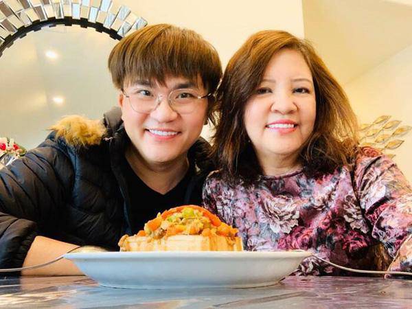 2 quý ông showbiz Việt hiếu thảo với mẹ nhưng mãi chưa lấy vợ, fan đồn đoán về giới tính - 4