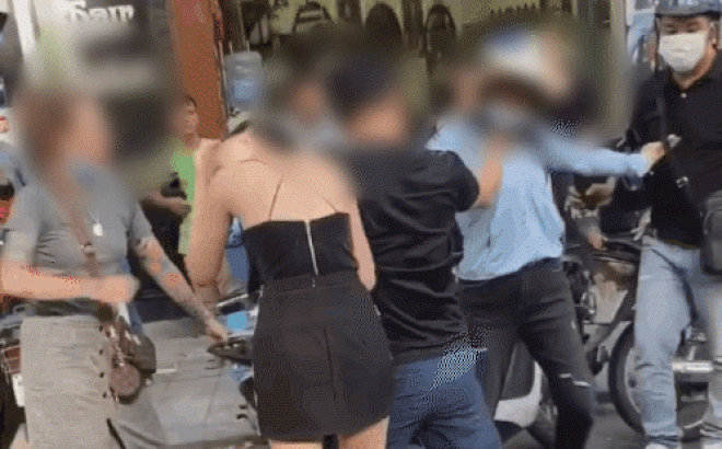 Vụ đánh ghen trước xe Lexus LX 570: Thân thế amp;#34;nam đại giaamp;#34; trong vụ ẩu đả - 1