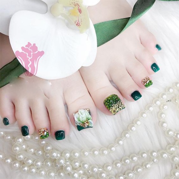 Top 10 mẫu móng chân đẹp màu xanh rêu độc lạ nổi bật