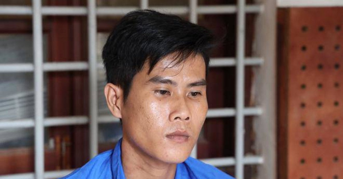 Vụ bé 12 tuổi bị xâm hại: Mẹ bắt quả tang yêu râu xanh trốn dưới gầm giường con gái