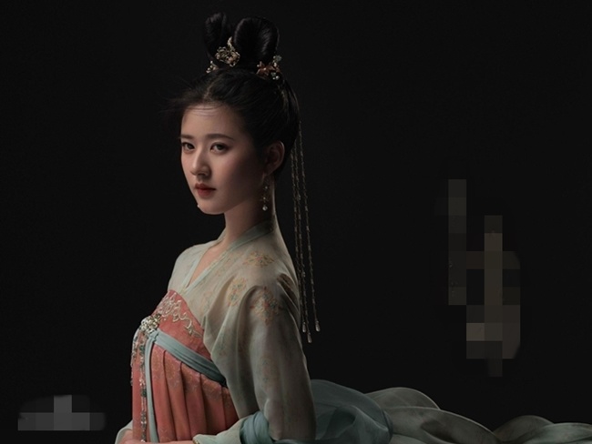 amp;#34;Thánh nữ xuyên khôngamp;#34; mới: Nổi tiếng nửa vời, bị ghét vì hay so kè với Triệu Lệ Dĩnh - 5