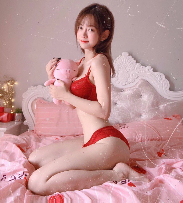 Cặp chị em dáng bốc lửa, mặt xinh như thiên thần, mê diện nội y nhất làng hot girl Việt - 11