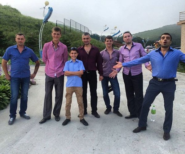 Dân mạng ngạc nhiên khi biết tuổi thực của amp;#34;cậu bé 14 tuổiamp;#34; đã có con 4 tuổi - 2