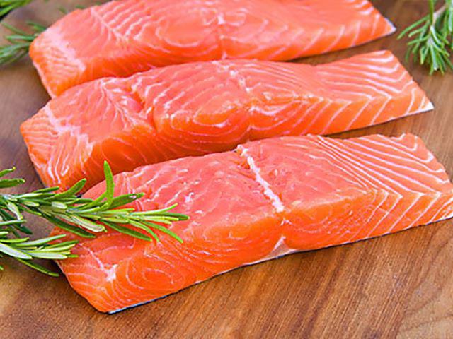 Chế biến cá hồi cho bé theo cách này bé ăn dặm ngon miệng, không lo ngán