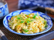 Bếp Eva - Lần đầu xào trứng với thứ này, cả nhà đánh bay cả đĩa, cứ tiếc vì không nấu nhiều