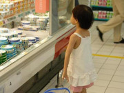 Làm mẹ - Con hỏi “Nhà mình có nghèo không mẹ?”, cách mẹ trả lời làm con 10 năm sau khác rõ rệt