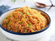 Bếp Eva - Đừng chỉ rang cơm với trứng, thêm nguyên liệu này, cơm nâng lên tầm ngon mới