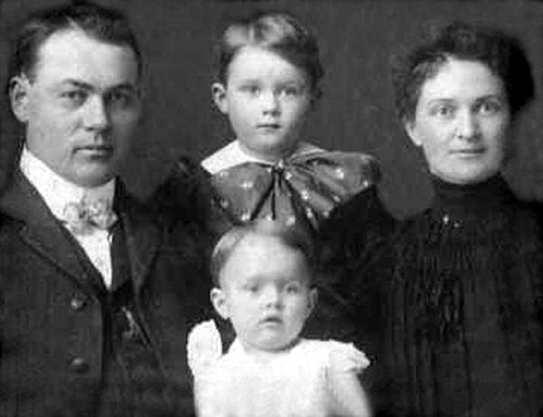 Ngôi nhà ở Mỹ im lìm cả sáng, hàng xóm mở cửa phát hiện cảnh tượng không thể quên - 1