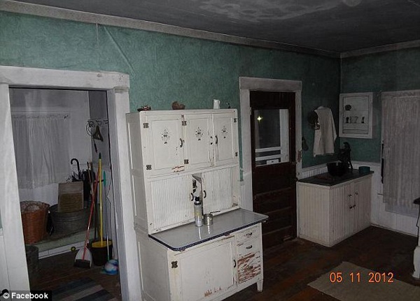 Ngôi nhà ở Mỹ im lìm cả sáng, hàng xóm mở cửa phát hiện cảnh tượng không thể quên - 2