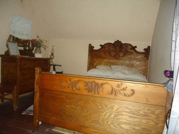 Ngôi nhà ở Mỹ im lìm cả sáng, hàng xóm mở cửa phát hiện cảnh tượng không thể quên - 4