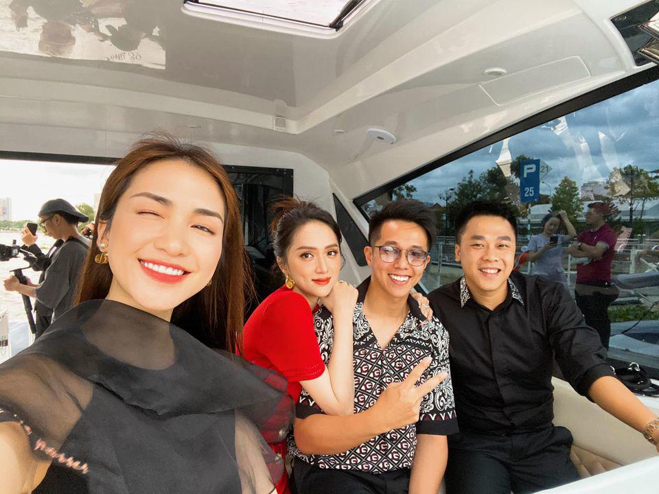 Trước tin đã amp;#34;toang”, Hoà Minzy và bạn trai thiếu gia công khai âu yếm nơi công cộng - 7