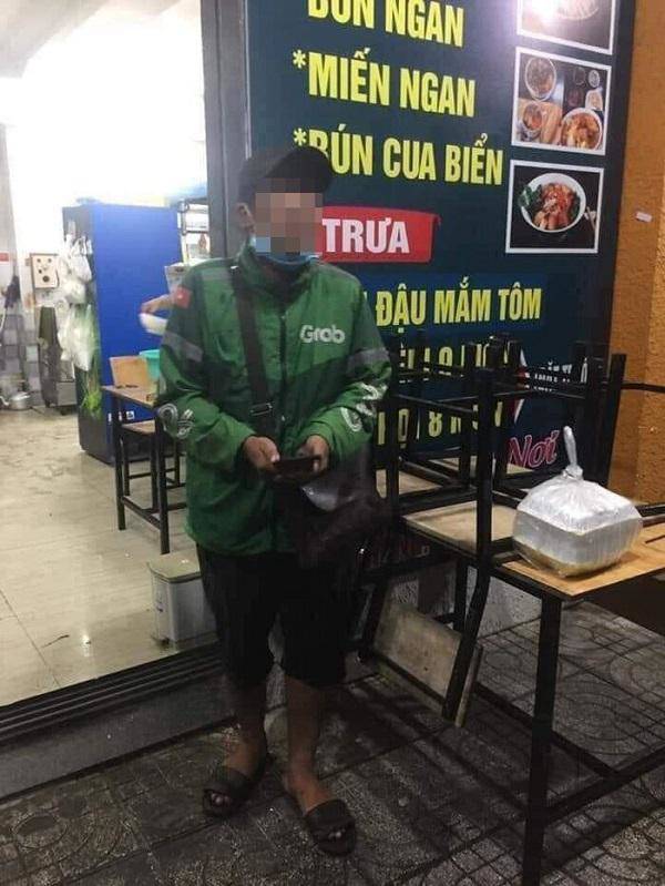 Phẫn nộ chuyện shipper chạy 10km giao 2 hộp ốc giữa đêm mà bị khách amp;#34;bomamp;#34; hàng - 1