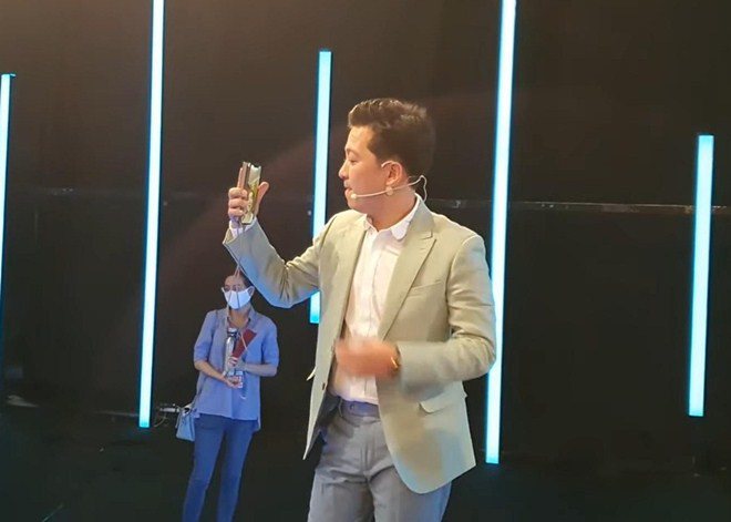 Cảnh Trường Giang nũng nịu trò chuyện với con gái đầu lòng: Đích thị là amp;#34;ông bố nghiện conamp;#34; - 3