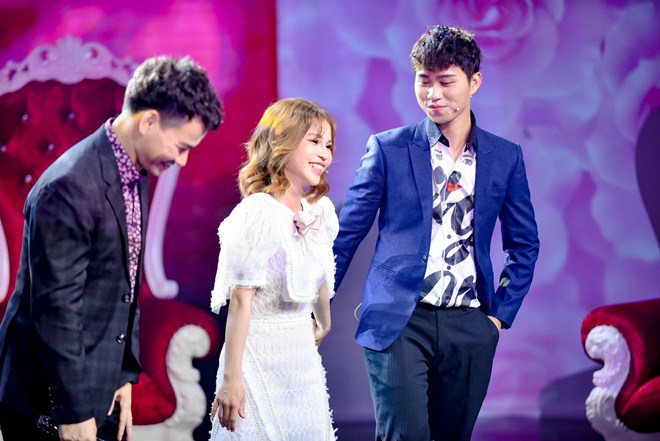 Mẹ đơn thân bất ngờ được chàng trai 25 tuổi cầu hôn, Hamp;#39;Hen Niê nhìn mà bật khóc - 11
