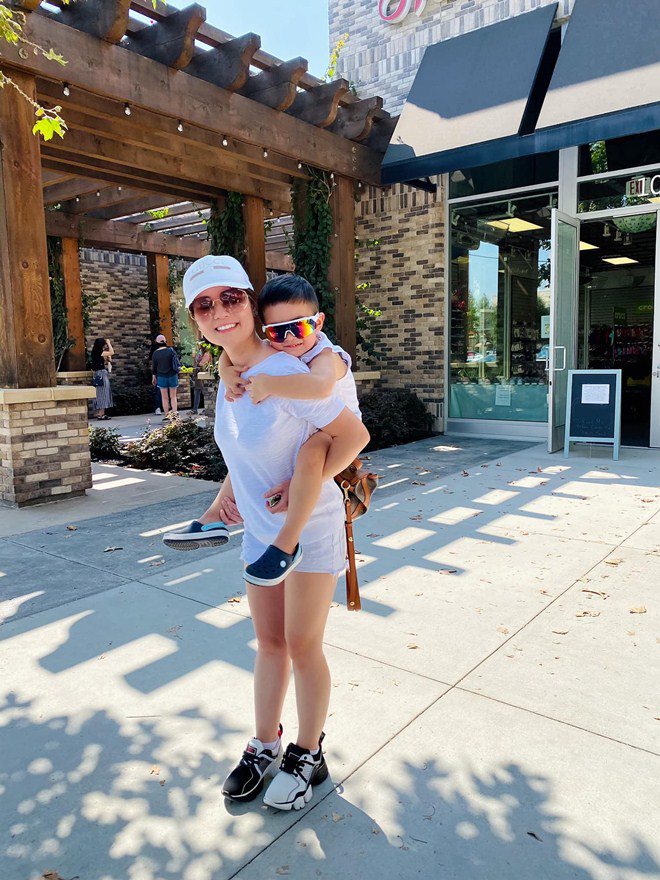 Sao Việt 24h: BTV Ngọc Trinh trở lại xinh tươi sau ồn ào khởi tố, Hà Hồ bình luận ngay - 14