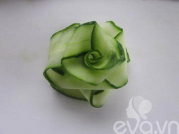 3 cách tỉa dưa leo đẹp mà dễ làm cho món ăn thêm hấp dẫn