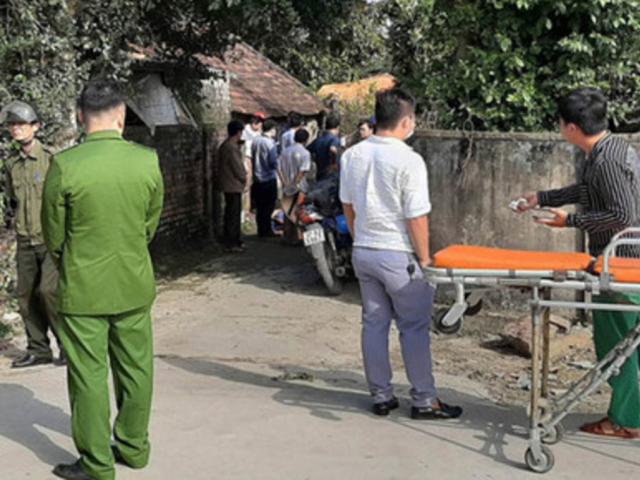 Tin tức 24h: Rơi nước mắt cảnh vợ trẻ khóc nghẹn bên quan tài người chồng treo cổ tự tử