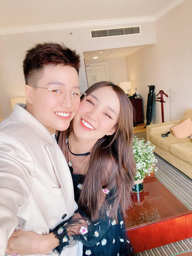 Nữ ca sĩ xinh đẹp lấy chồng chuyển giới thừa nhận tật xấu làm amp;#34;anh xãamp;#34; hoảng sợ mỗi đêm - 3