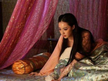 Sau khi quan hệ với Hoàng đế, vì sao phi tần phải để thái giám đụng chạm cơ thể?