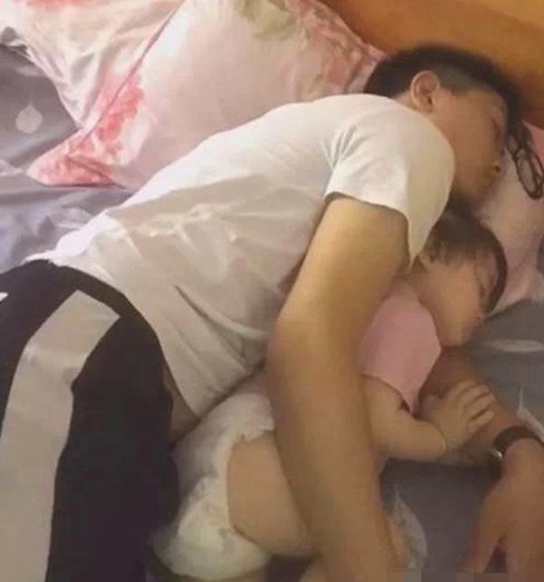 Nhìn cảnh con gái ngủ cùng bố, bà mẹ choáng váng quyết tâm cho ngủ riêng - 4