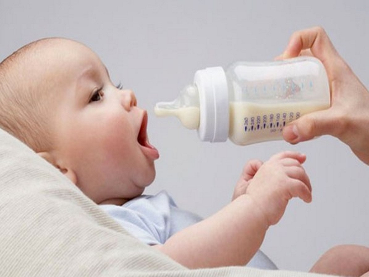 Rửa bình sữa theo cách này chẳng khác nào cho trẻ uống “sữa độc”, các mẹ cần lưu ý - 3