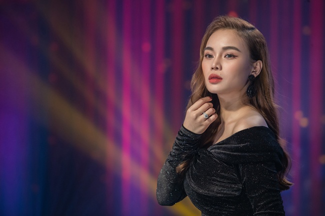 Giang Hồng Ngọc hôn đắm đuối trai Tây, ông xã nói gì? - 6