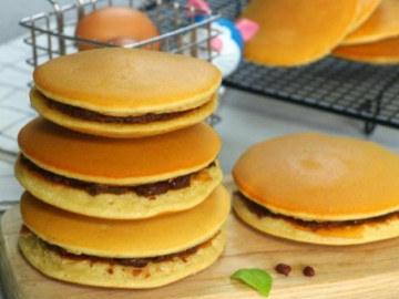 Cách làm bánh rán Doremon (Dorayaki) ngon đơn giản tại nhà